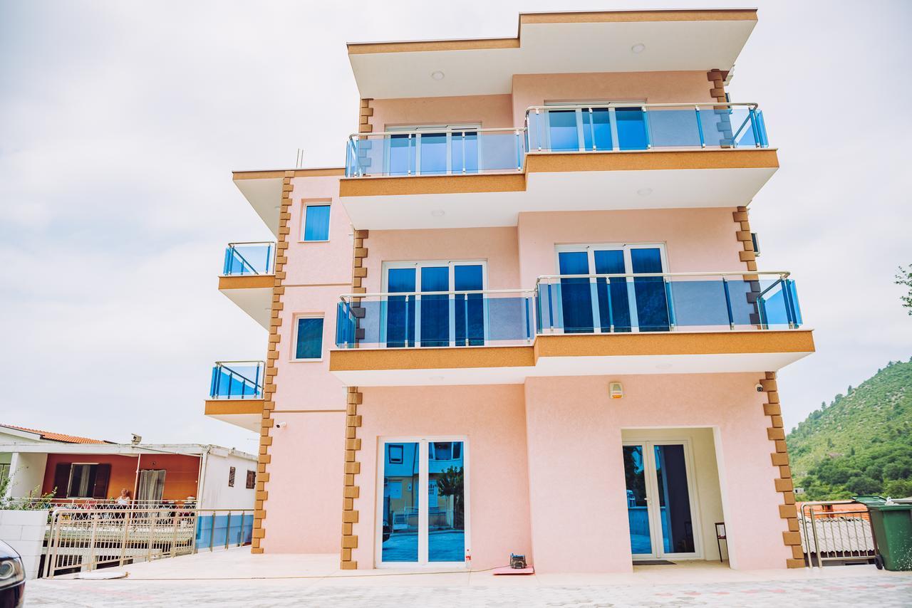 Apartments Krstovic Сутоморе Екстер'єр фото