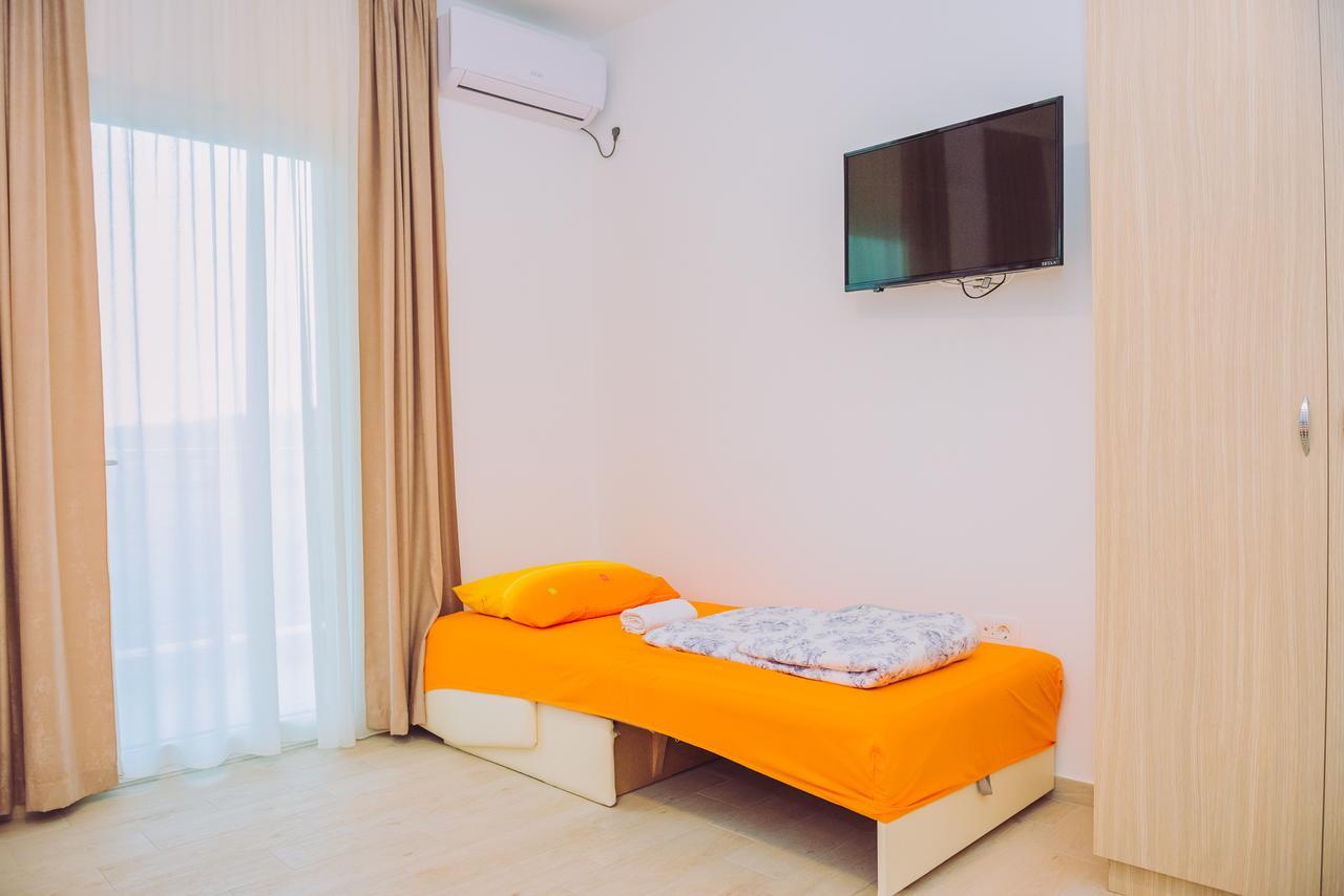 Apartments Krstovic Сутоморе Екстер'єр фото