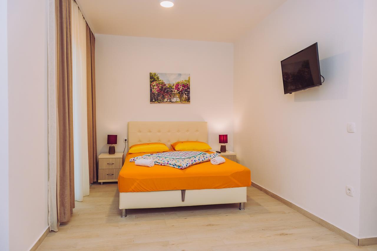 Apartments Krstovic Сутоморе Екстер'єр фото