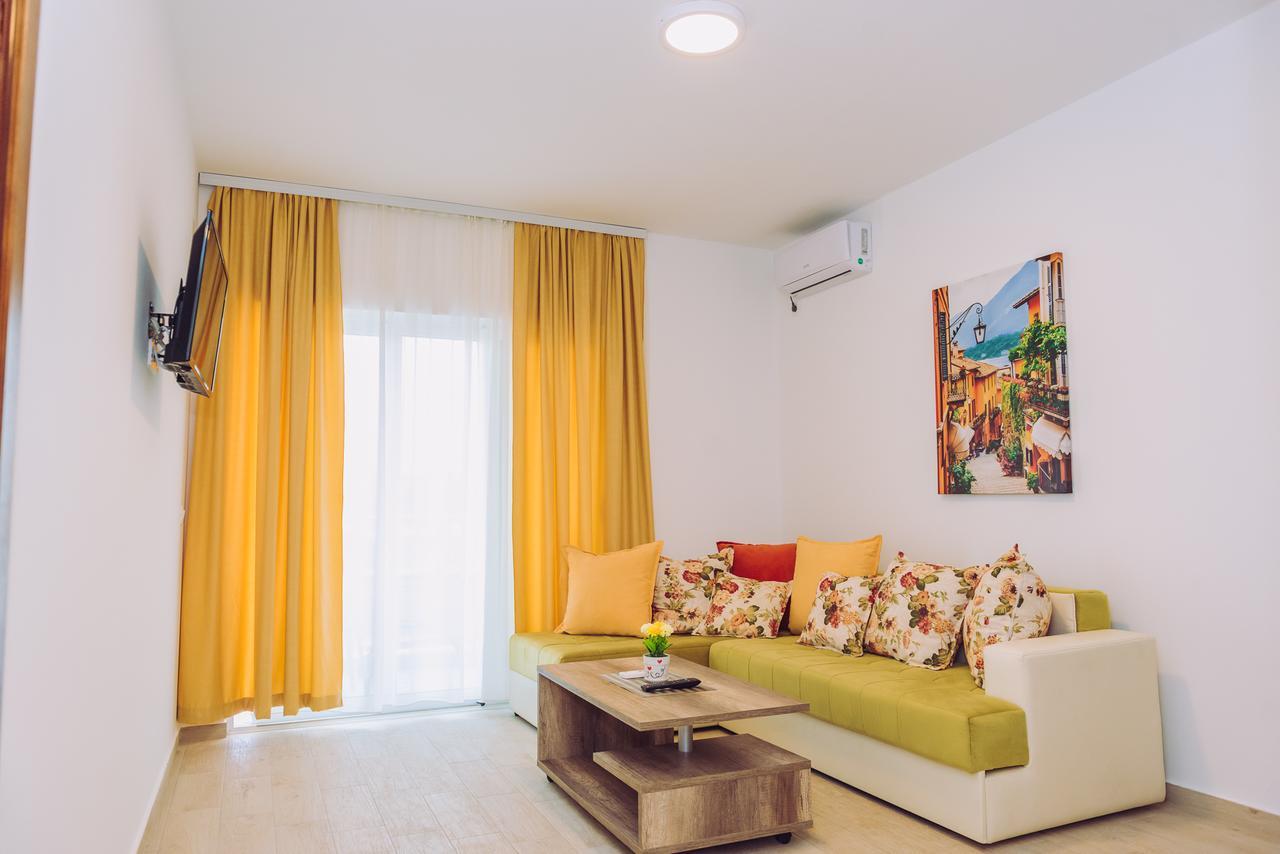 Apartments Krstovic Сутоморе Екстер'єр фото