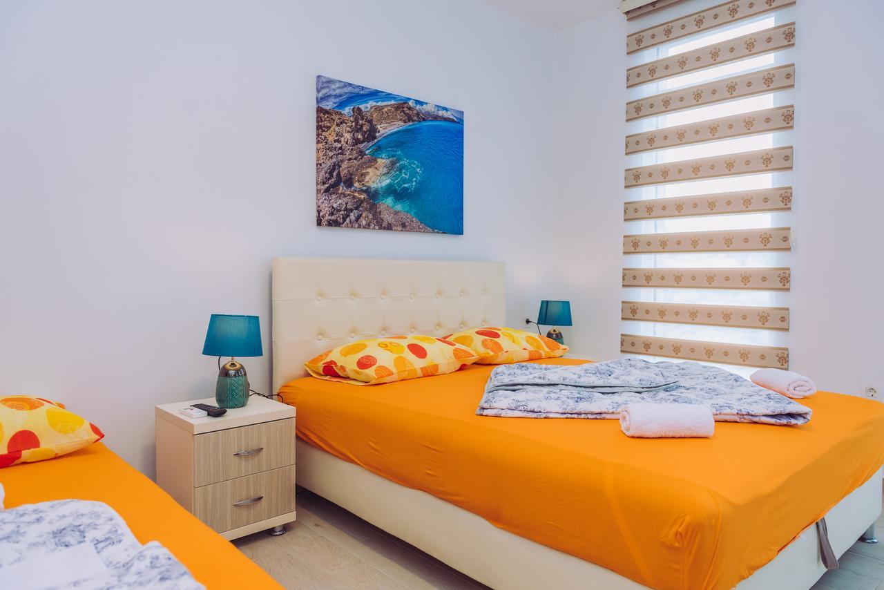 Apartments Krstovic Сутоморе Екстер'єр фото