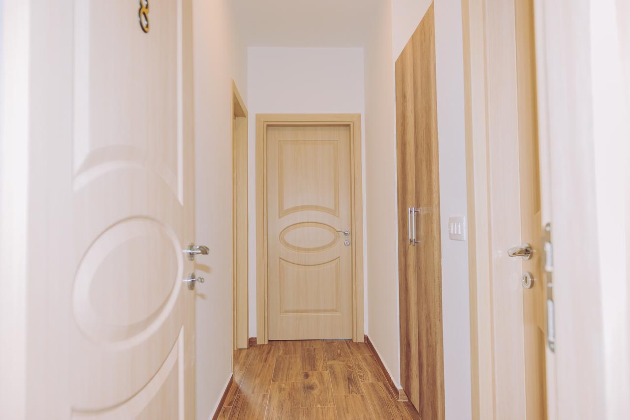 Apartments Krstovic Сутоморе Екстер'єр фото