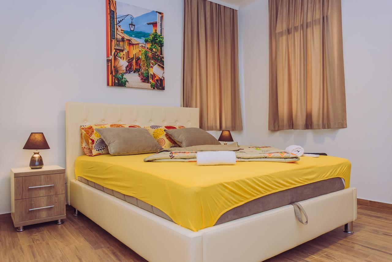 Apartments Krstovic Сутоморе Екстер'єр фото