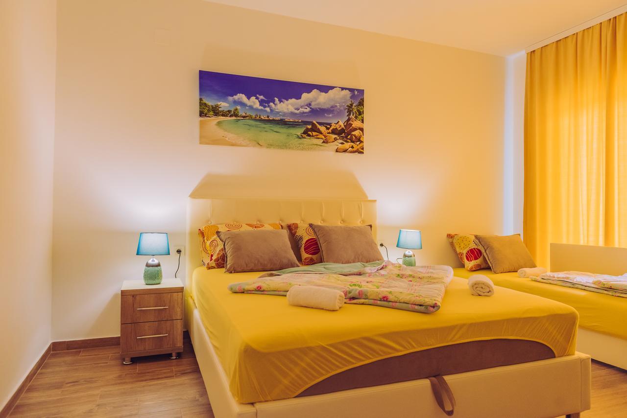 Apartments Krstovic Сутоморе Екстер'єр фото
