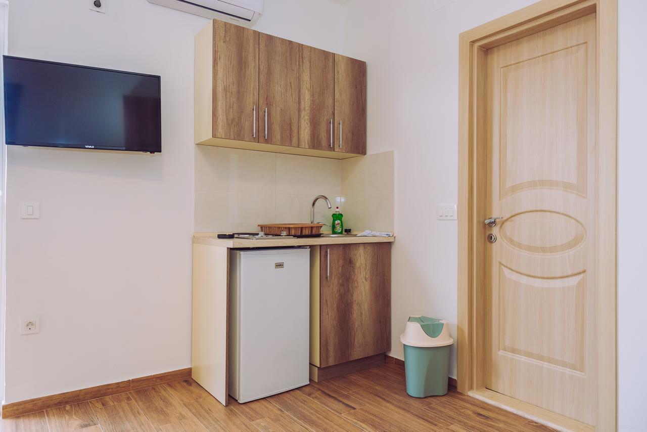 Apartments Krstovic Сутоморе Екстер'єр фото